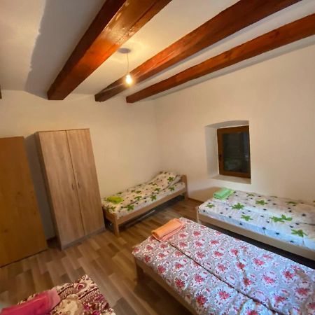 Shpija E Gjyshit Vuthaj Hotel Gusinje ภายนอก รูปภาพ