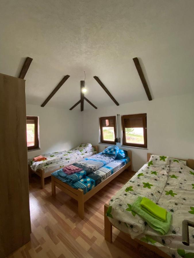 Shpija E Gjyshit Vuthaj Hotel Gusinje ภายนอก รูปภาพ