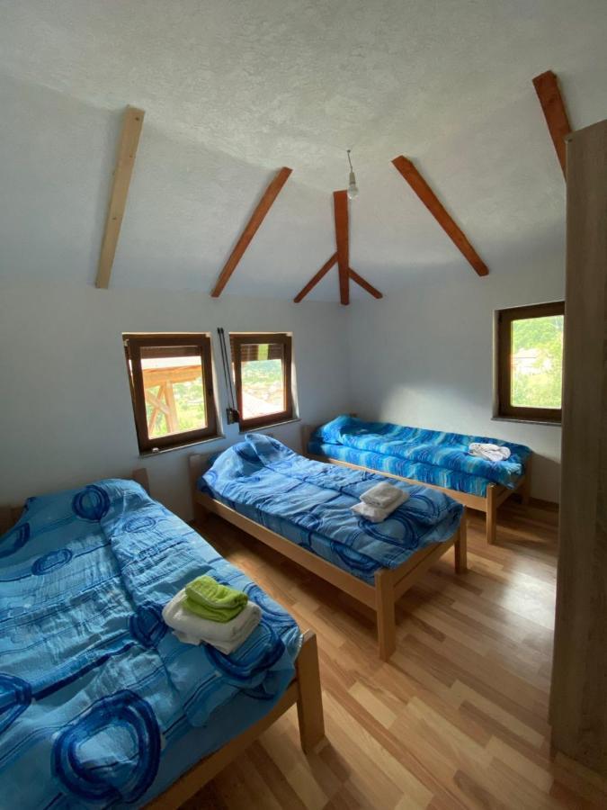 Shpija E Gjyshit Vuthaj Hotel Gusinje ภายนอก รูปภาพ