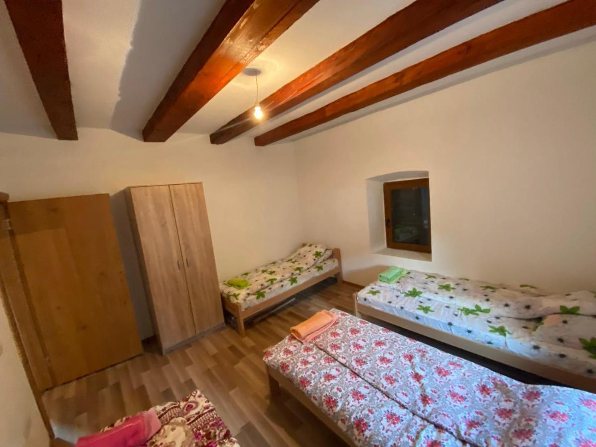 Shpija E Gjyshit Vuthaj Hotel Gusinje ภายนอก รูปภาพ